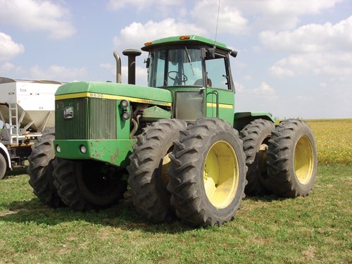 Property photo 8 - Farm Equipment Auction - Big Line of JD Equipment
