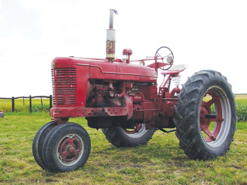 Property photo 10 - Farm Equipment Auction - Big Line of JD Equipment