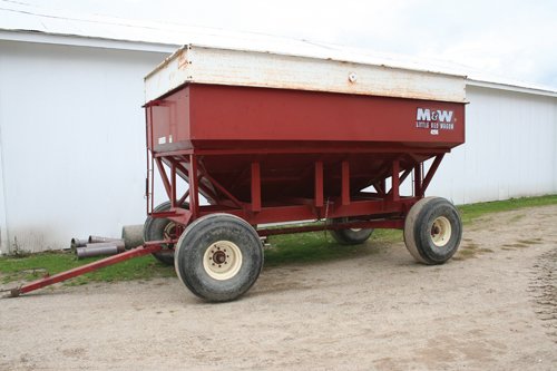 Property photo 3 - Hinz Farms, LLC Farm Equipment Auction