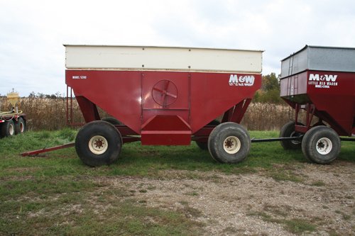 Property photo 63 - Hinz Farms, LLC Farm Equipment Auction