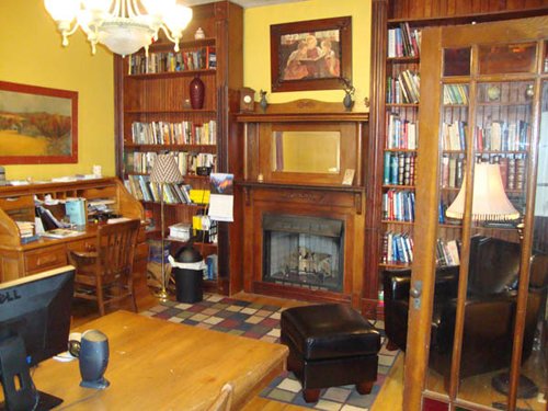 Property photo 5 - Stately Country Home on 2.5 Acres