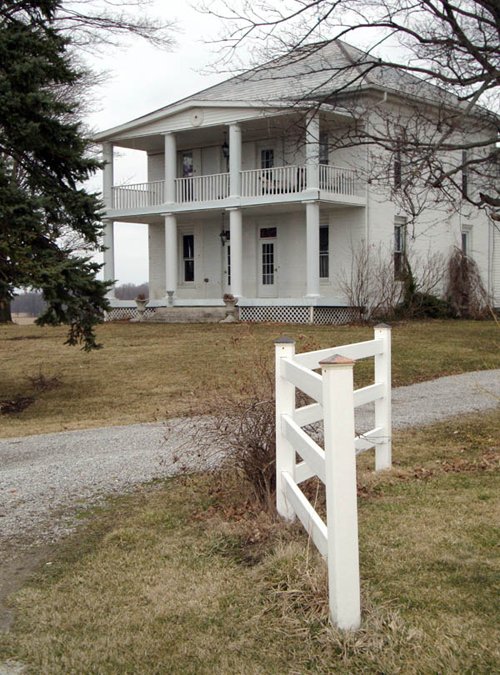 Property photo 9 - Stately Country Home on 2.5 Acres