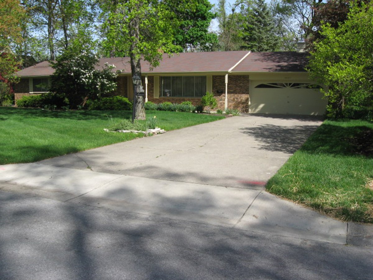 Property photo 2 - Estate Auction - 3 Bedroom Home and Personal Property