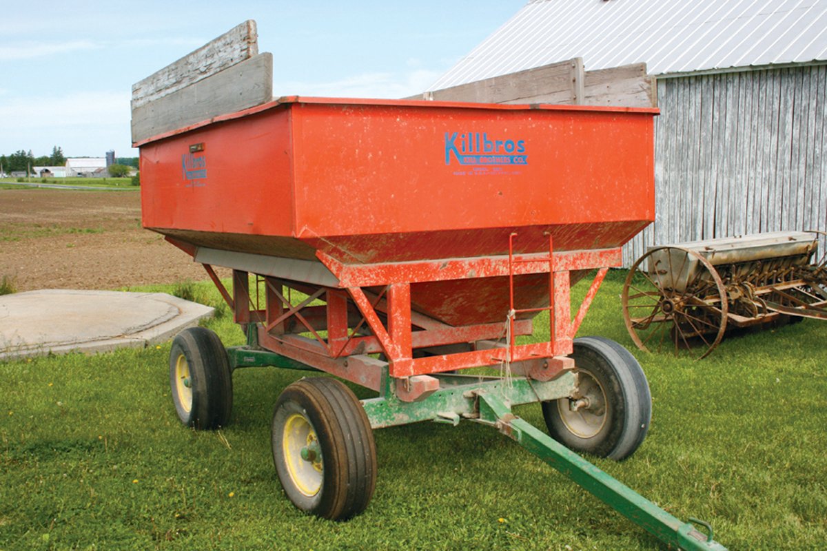 Property photo 9 - Schmidt Farm Equipment Auction