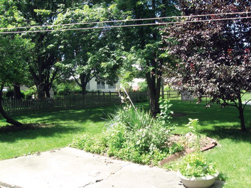 Property photo 1 - 3 Bedroom, 2 Bath, Maplecrest Area Home