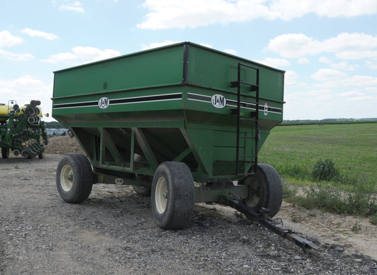 Property photo 32 - Moody Farms Equipment Auction