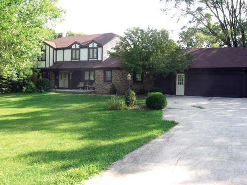Property photo 1 - Real Estate Auction - 5 Bedroom Home