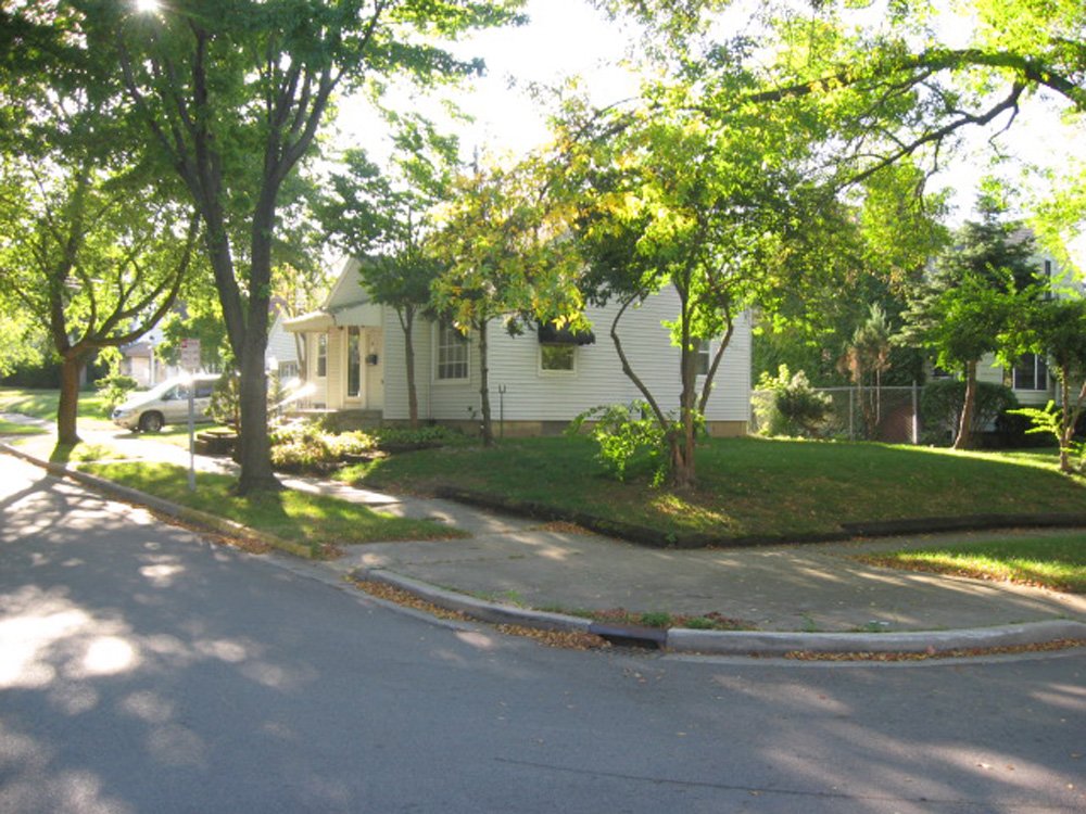 Property photo 1 - 2 BEDROOM 1.5 BATH, ON FULL BASEMENT  PARKVIEW AREA HOME