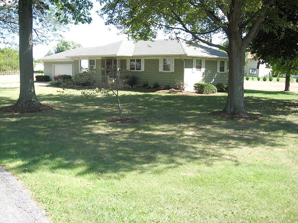 Real Estate Auction, 3 BEDROOM, 1 BATH, FULL BASEMENT, 1.2 ACRE LOT PLUS 1.4 ACRE ADDITIONAL LOT
