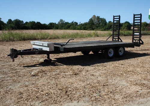 Property photo 13 - Henry Farm Equipment Auction