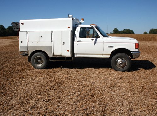 Property photo 9 - Henry Farm Equipment Auction