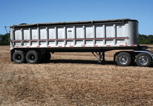 Property photo 6 - Henry Farm Equipment Auction