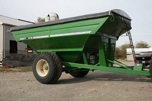 Property photo 1 - Henry Farm Equipment Auction