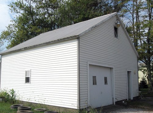 Property photo 5 - Country 3 Bedroom, 1 Bath Home on 1 Acre & Personal Property