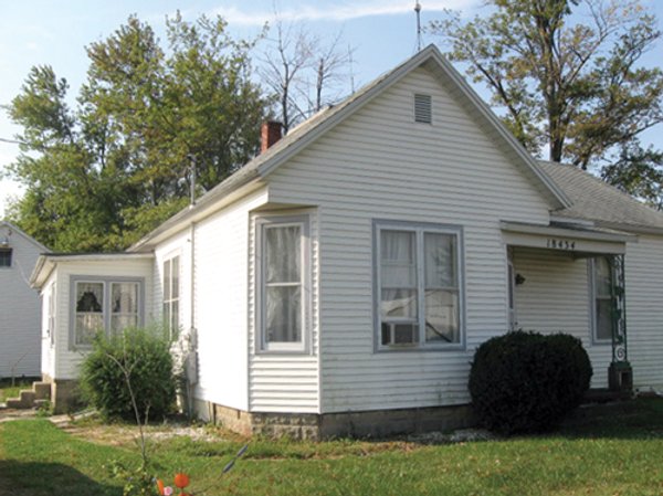 Country 3 Bedroom, 1 Bath Home on 1 Acre & Personal Property