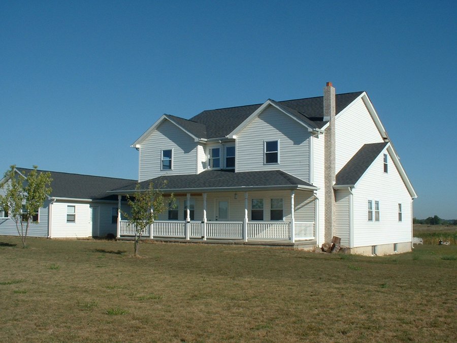 For sale: 10 Acre Country Estate - Auburn, IN
