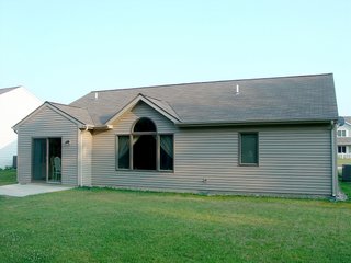 3 Bedroom, 2 Bath 1222 sq. ft. brick front ranch home.  Features:  private back yard, eat-in kitchen, master suite, and laundry room.  All appliances stay!

The home is like new and in excellent condition.  Close to Columbia City. - Brick Front Ranch Home