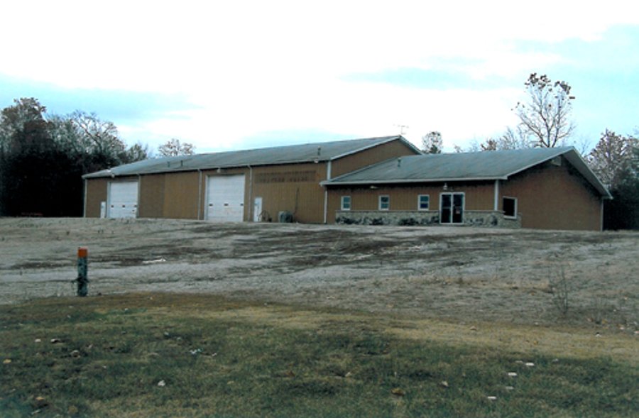 For sale: Commercial Building on 6.5 Acres - Logansport, IN