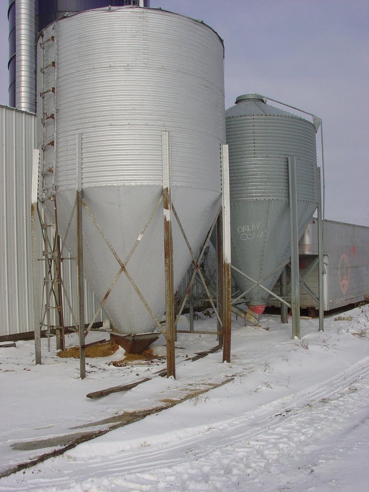Property photo 27 - DeBolt Farm Equipment Auction - Tractors, Excellent Hay & Forage Equipment