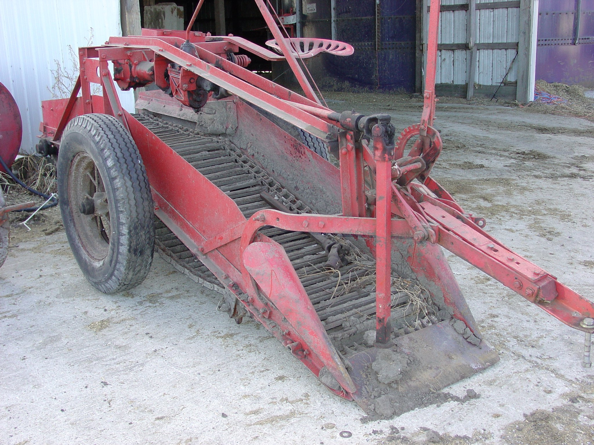 Property photo 6 - DeBolt Farm Equipment Auction - Tractors, Excellent Hay & Forage Equipment