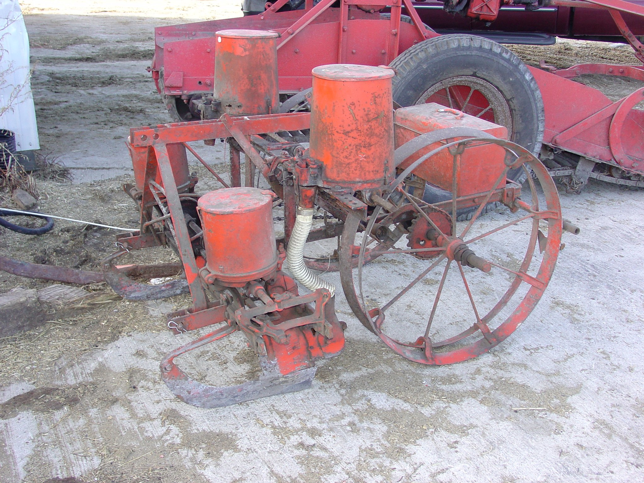 Property photo 13 - DeBolt Farm Equipment Auction - Tractors, Excellent Hay & Forage Equipment