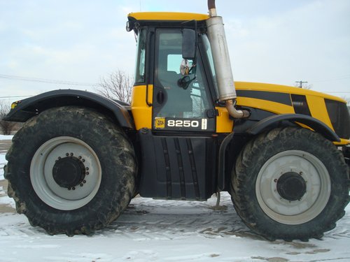 Property photo 2 - Farmer's Grain & Ag Extra Farm Equipment Auction