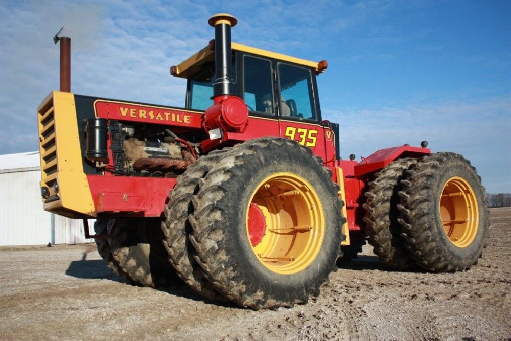 Property photo 37 - Koenig Farm Equipment - Tractors, Combine, Trucks
