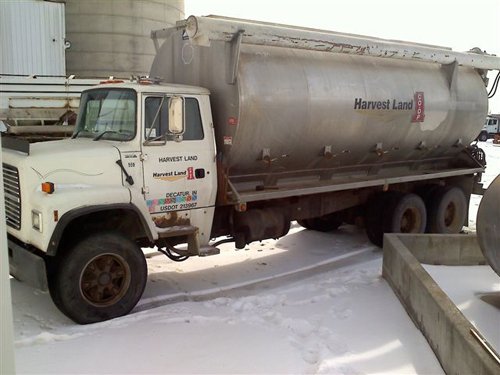 Property photo 2 - Harvest Land Co-op Fertilizer Equipment Auction