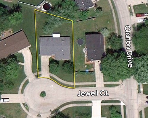 Property photo 3 - 3 Bedroom, 2 Bath Home on Cul-de-sac Lot