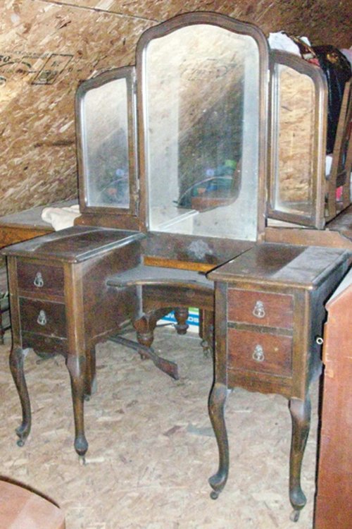 Property photo 12 - Rare Auction... Vehicles, Antiques, Military Items, Collectibles, etc.