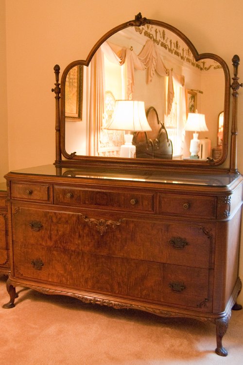 Dresser with mirror. Walnut and burled walnut. 54 in. x 23 in. x 70 in. - Extraordinary Auction - Nike Spillson Home Interiors & Furnishings