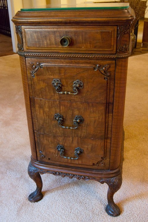 4 drawer small Bedside Table 29 in. x 14 in. x 14 in. - Extraordinary Auction - Nike Spillson Home Interiors & Furnishings