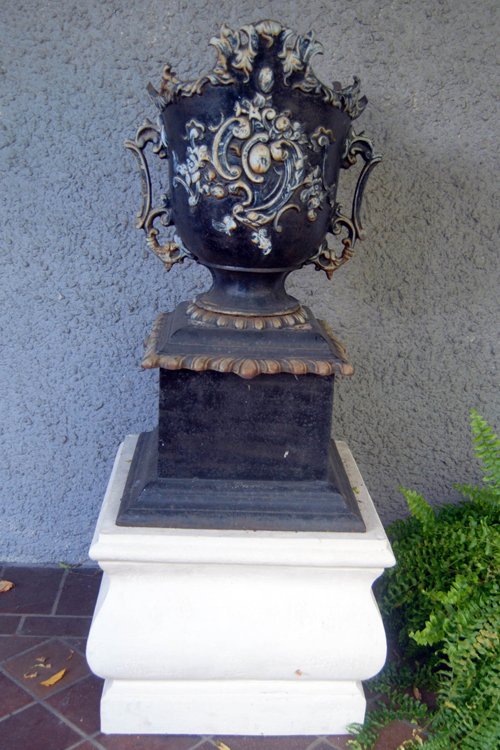 2 piece Large Antique cast iron French Urn with plaster base 34 in.H x 18 in.W Base 18 in.H x 21 in.W - Extraordinary Auction - Nike Spillson Home Interiors & Furnishings