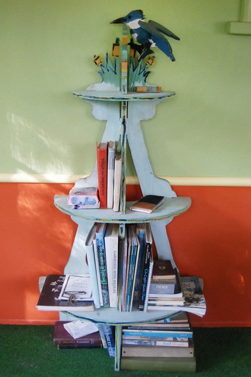 Whimsical Primitive design by Min Lindsey book shelve. - Extraordinary Auction - Nike Spillson Home Interiors & Furnishings