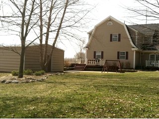 2961 Sq. Ft. 4 Bedroom, 2.5 bath home on 1.7 acres.  Forced air heat, central air, and attached 2-1/2 car garage.  

Built in 1930.  Total renovation in 1986.  Updated in 2006.  Beautiful country setting.  Adjacent to 14 acre private lake and park like setting with access. - Home with Beautiful Country Setting