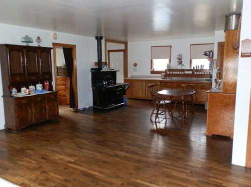 Property photo 3 - Amish Built Country Home & Buildings on 10+/- Acres