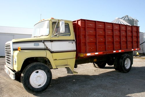 Property photo 116 - Farmers Grain & Ag Extra Farm Equipment Auction