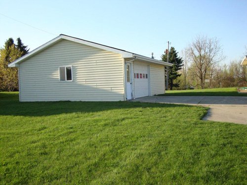 Property photo 5 - Ranch Home on 2+/- Acre Real Estate and Personal Property Auction