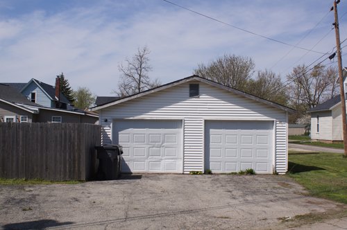 Property photo 7 - Attractive 4 Bedroom Home on Corner Lot Real Estate Auction