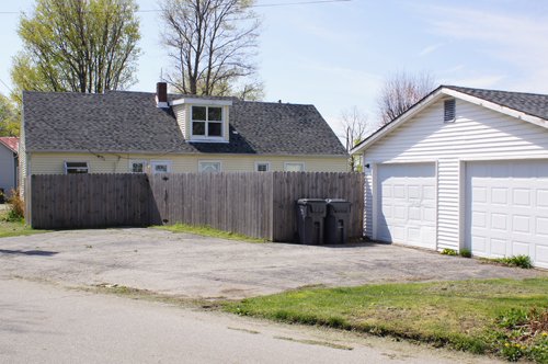 Property photo 6 - Attractive 4 Bedroom Home on Corner Lot Real Estate Auction