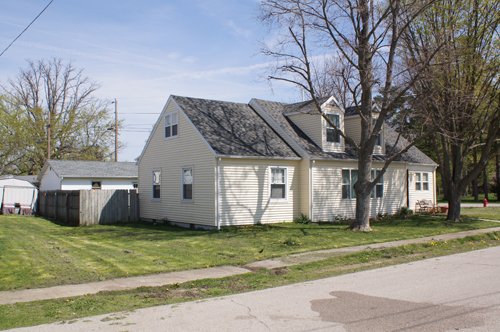 Property photo 3 - Attractive 4 Bedroom Home on Corner Lot Real Estate Auction