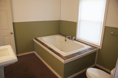 Property photo 18 - Attractive 4 Bedroom Home on Corner Lot Real Estate Auction