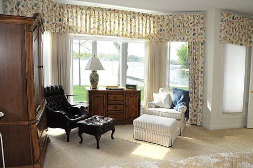 Property photo 1 - 2 Acres of Prime Lakefront Real Estate Auction with Home, Peninsula and Private Island