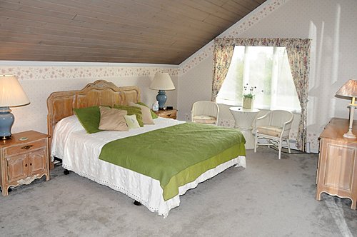 Property photo 14 - 2 Acres of Prime Lakefront Real Estate Auction with Home, Peninsula and Private Island