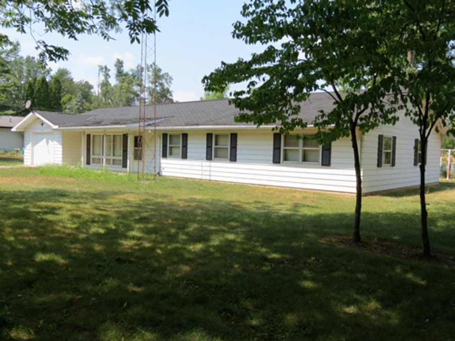 Lakefront Home with Back Lots Offered in 3 Tracts