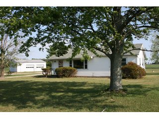 Property photo 4 - 2+/- Acres with Country Home & Outbuildings Real Estate Auction