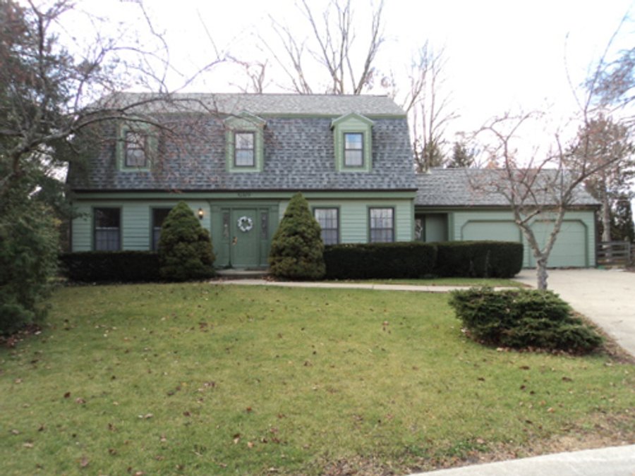 Gorgeous 4 Bedroom 2-Story Home with Full Basement - Real Estate Auction