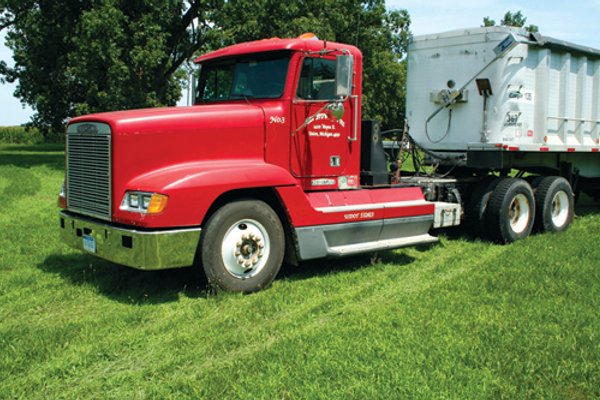 Max Brown Farms - Farm Equipment Auction