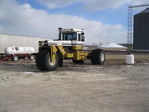 Property photo 9 - Harvest Land Fertilizer Equipment Auction