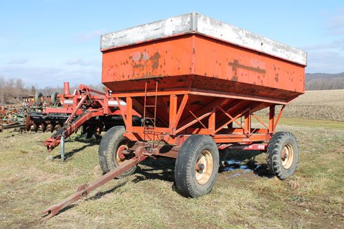 Property photo 1 - Horn Farm Equipent Estate Auction